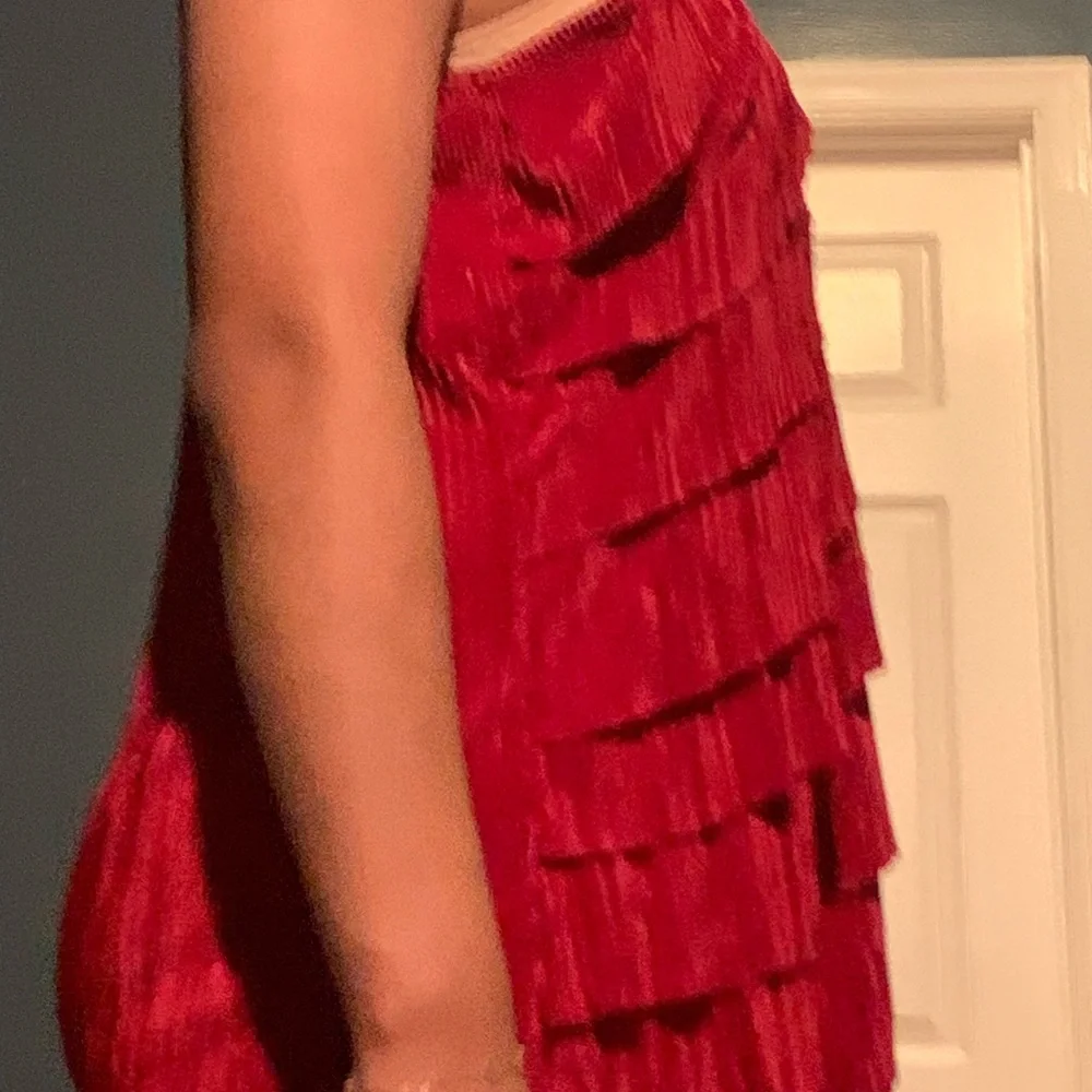 Red top - Picture 3 of 5
